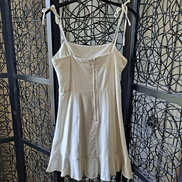 GB Size Small White Linen Blend Spaghetti Strap Dress Ruffle Hem NWT - Picture 4 of 12